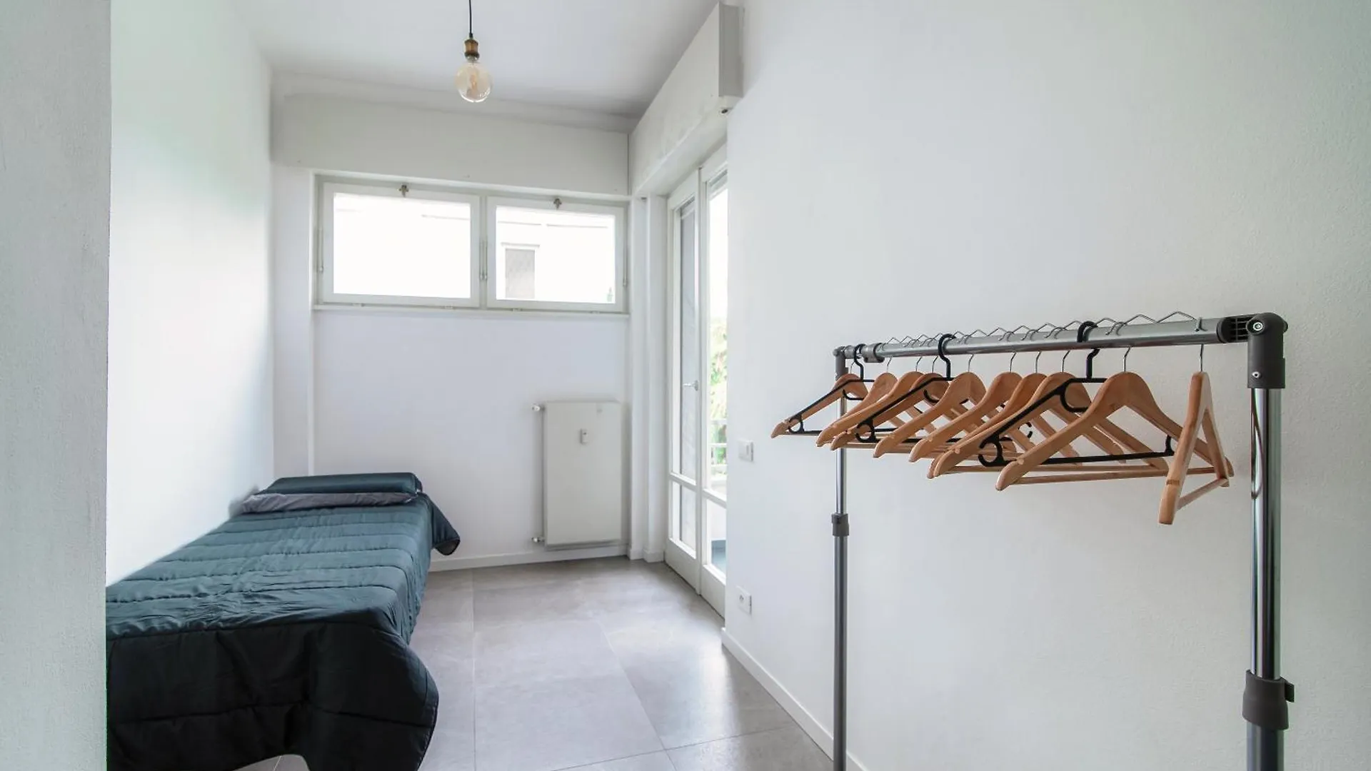 Joivy Stylish 2-Bedroom Apartment By Lake Como 0*,  Italien