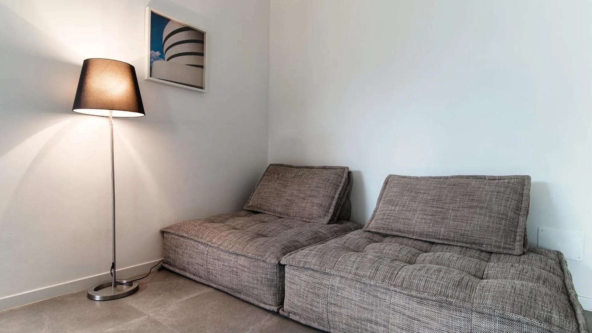 Joivy Stylish 2-Bedroom Apartment By Lake Como
