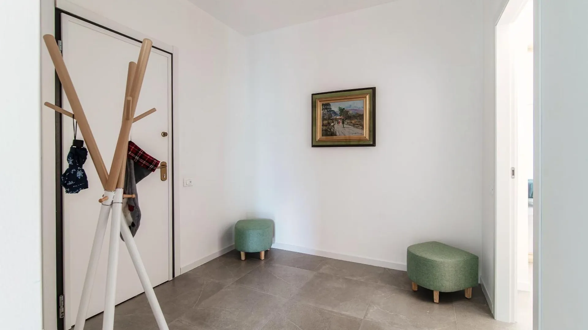 Joivy Stylish 2-Bedroom Apartment By Lake Como