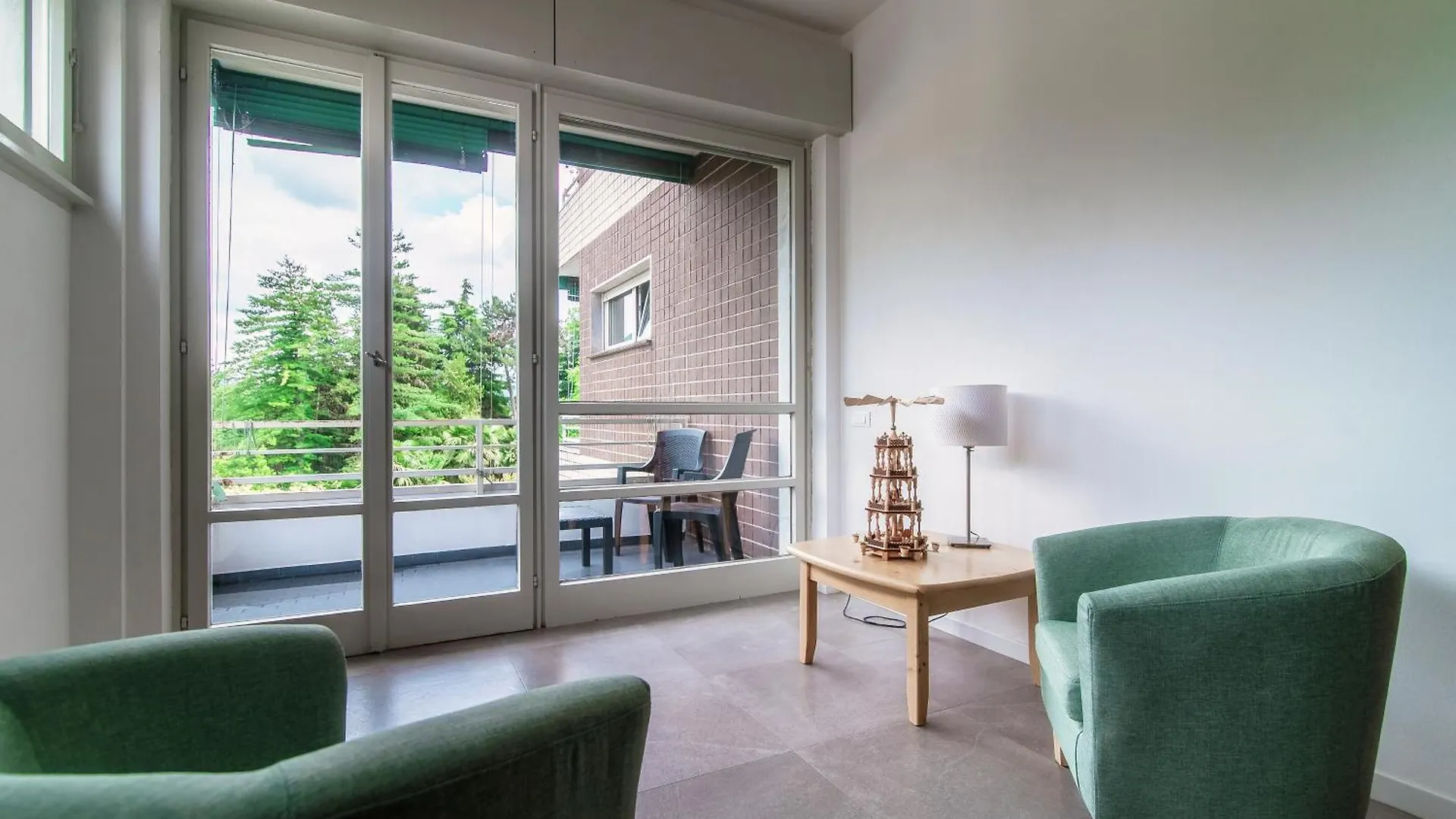 Joivy Stylish 2-Bedroom Apartment By Lake Como 0*,